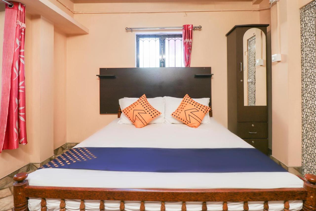 Hotel Spot On 26688 Jacob'S Residency à Narakal Extérieur photo
