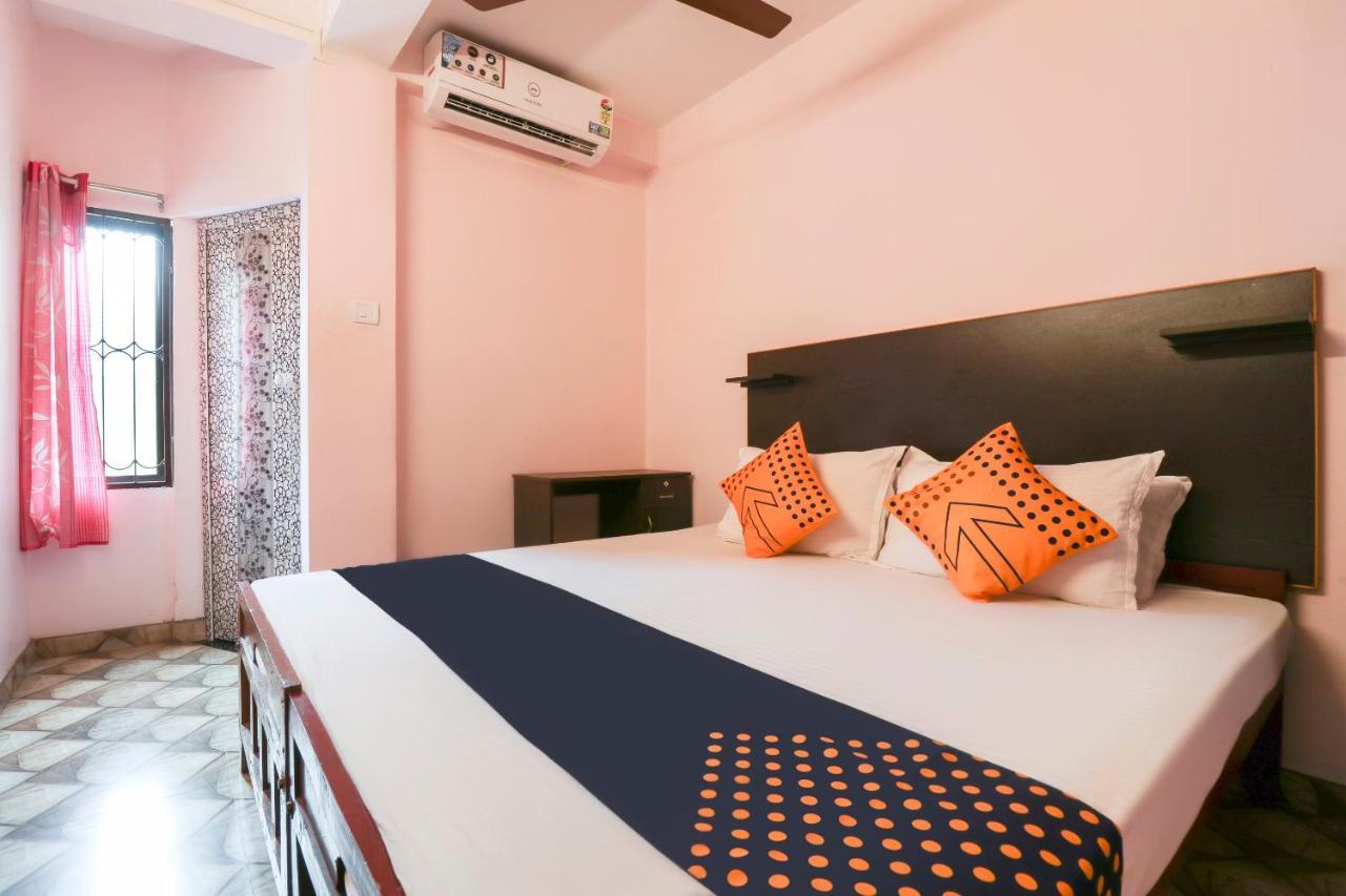 Hotel Spot On 26688 Jacob'S Residency à Narakal Extérieur photo