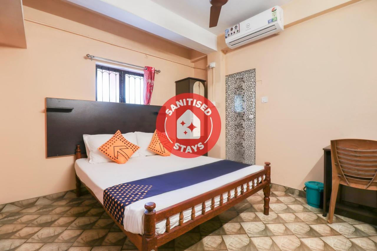 Hotel Spot On 26688 Jacob'S Residency à Narakal Extérieur photo